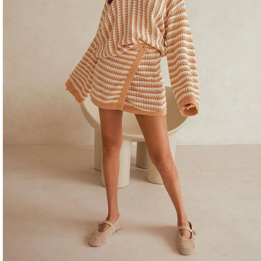 NWT Sabo Skirt Bryn Mini Skirt Size S Tan White Striped Crochet Knit Wrap Casual